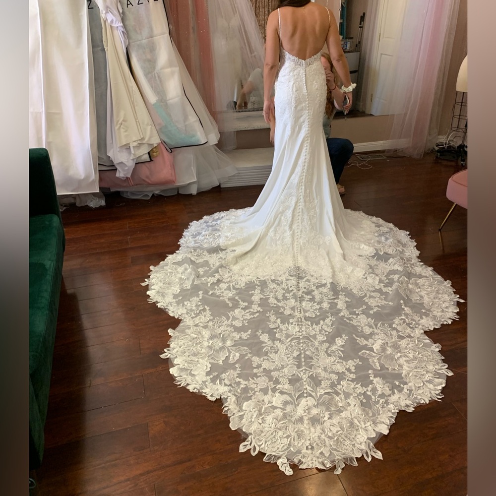 Martina Liana White Lace Wedding Dress